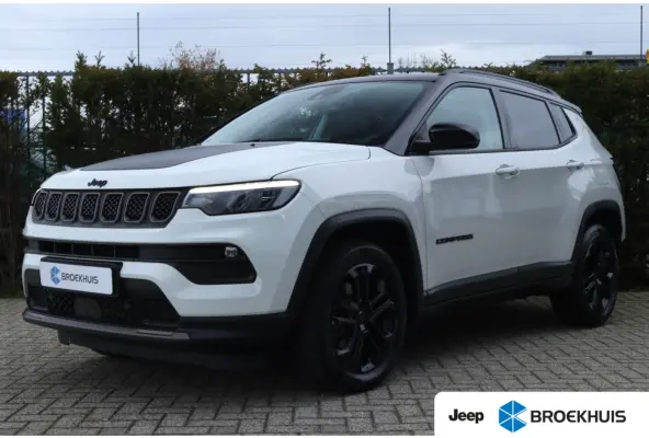 4xe 240 Plug-in Hybrid Upland | Adapt. Cruise | Stoel+Stuurverwarming | Navi | Keyless | Camera | Carplay | Climate | LED
