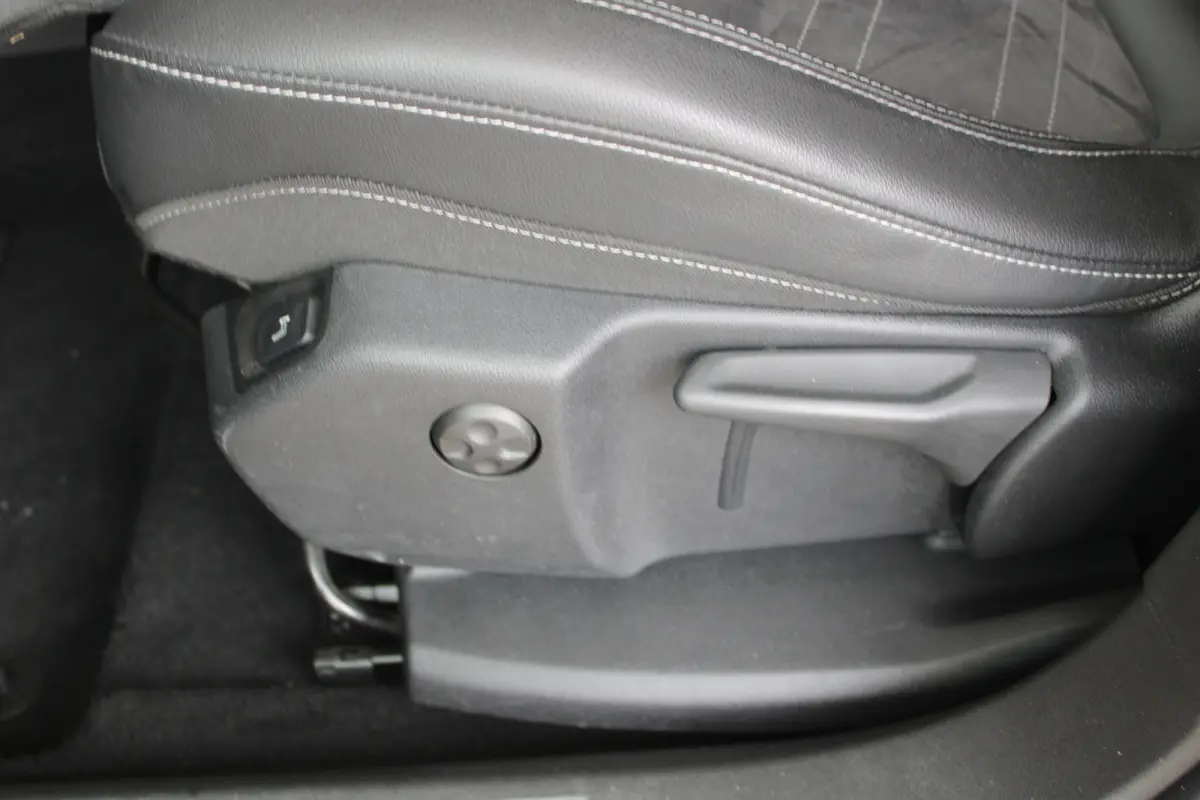 1.6 Turbo Plug-In Hybrid GS | SOH 98,5% |Apple Carplay | Comfortstoelen | Cruise control adaptief | Stoelen verwarmd | Navi