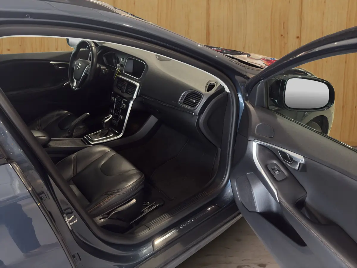 1.5 T3 Polar+ Luxury Keyless entry |  Parkeercamera | Panoramadak | Dealer onderhouden |