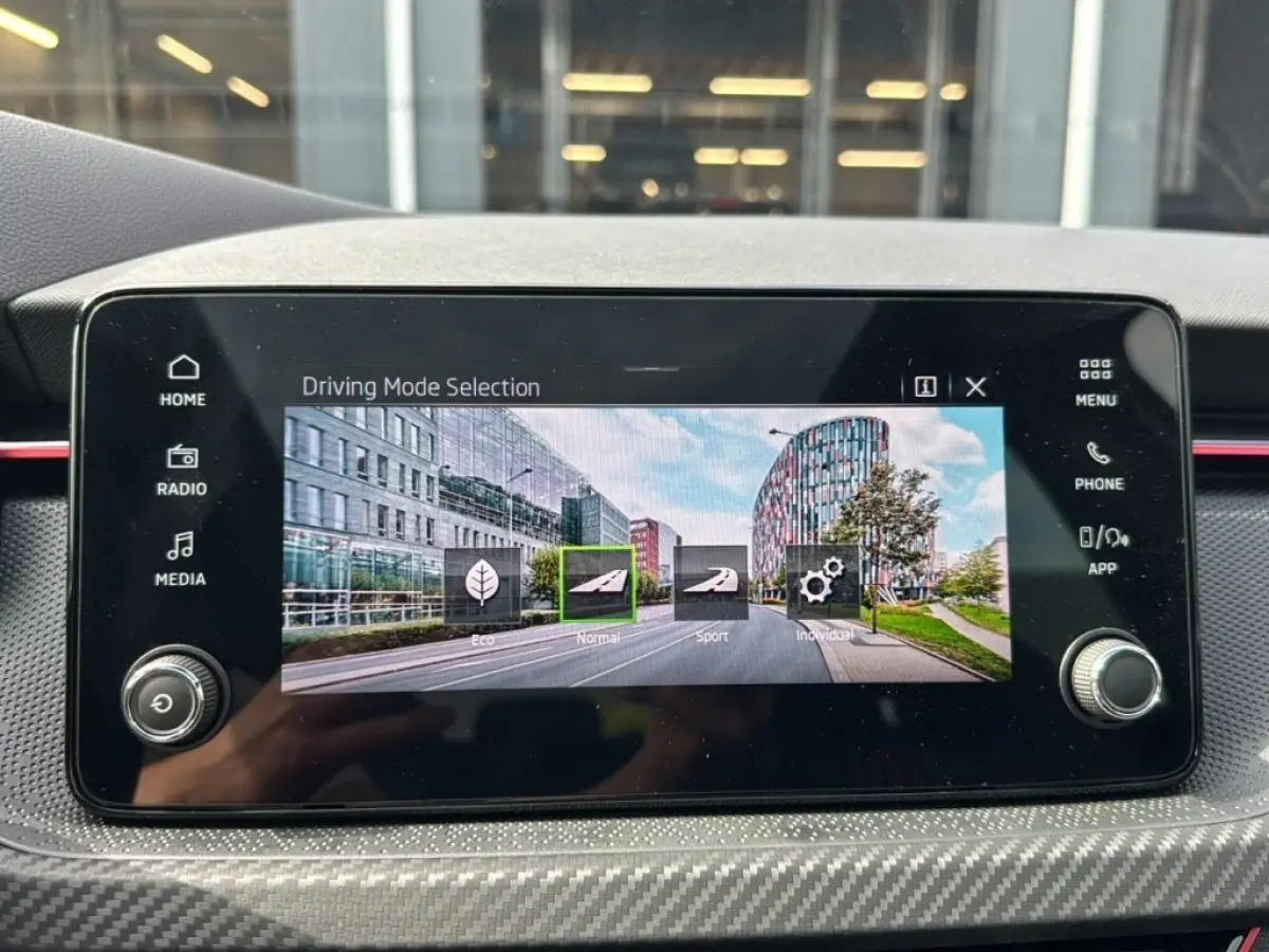 1.0 TSI DSG MONTE CARLO ZWENK.TREKHAAK/GLAS-DAK/STOELVERW/CAMERA