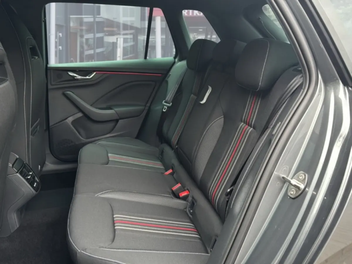 1.0 TSI DSG MONTE CARLO ZWENK.TREKHAAK/GLAS-DAK/STOELVERW/CAMERA