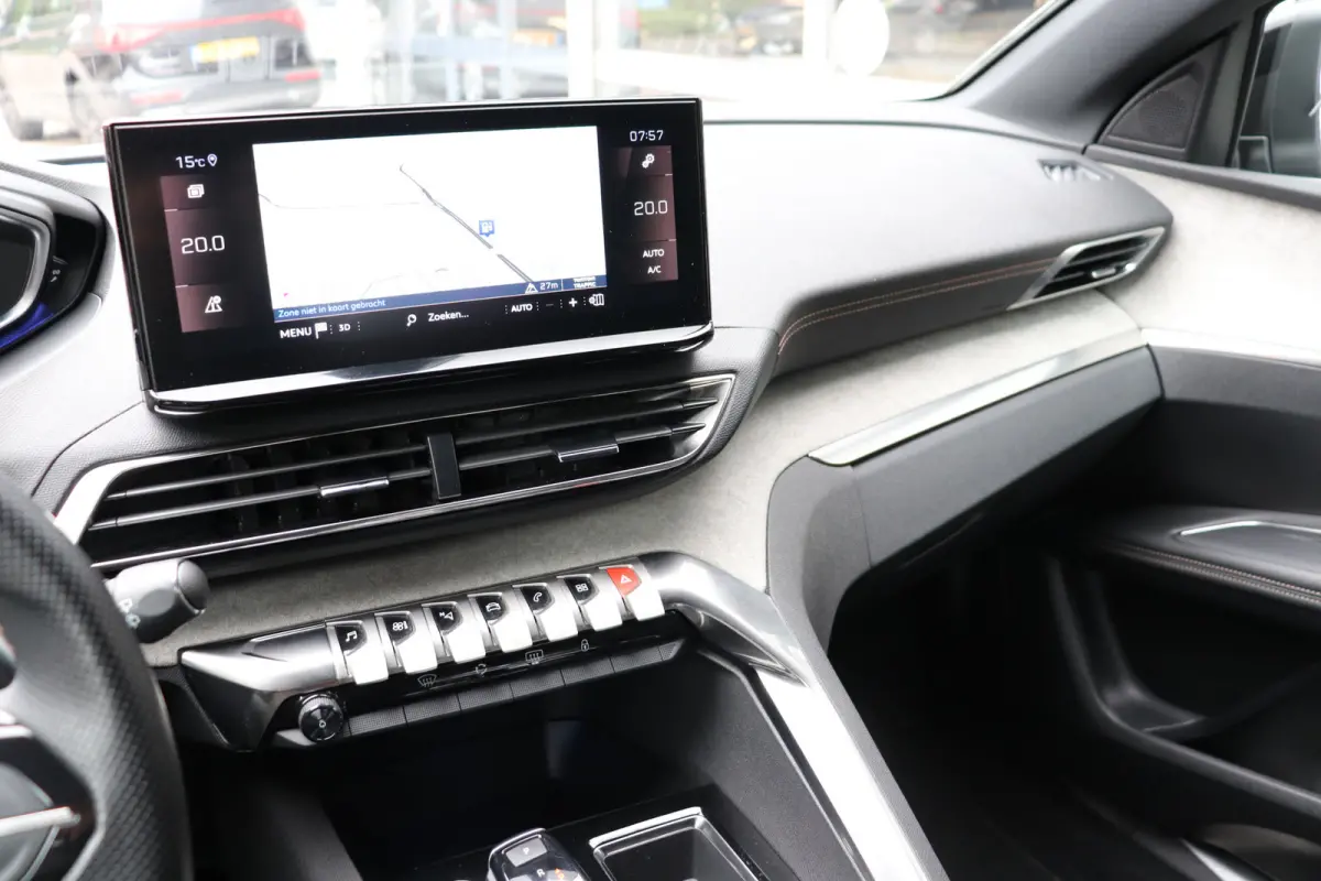 1.2 PureTech GT Automaat. Navigatie, afneembare trekhaak.