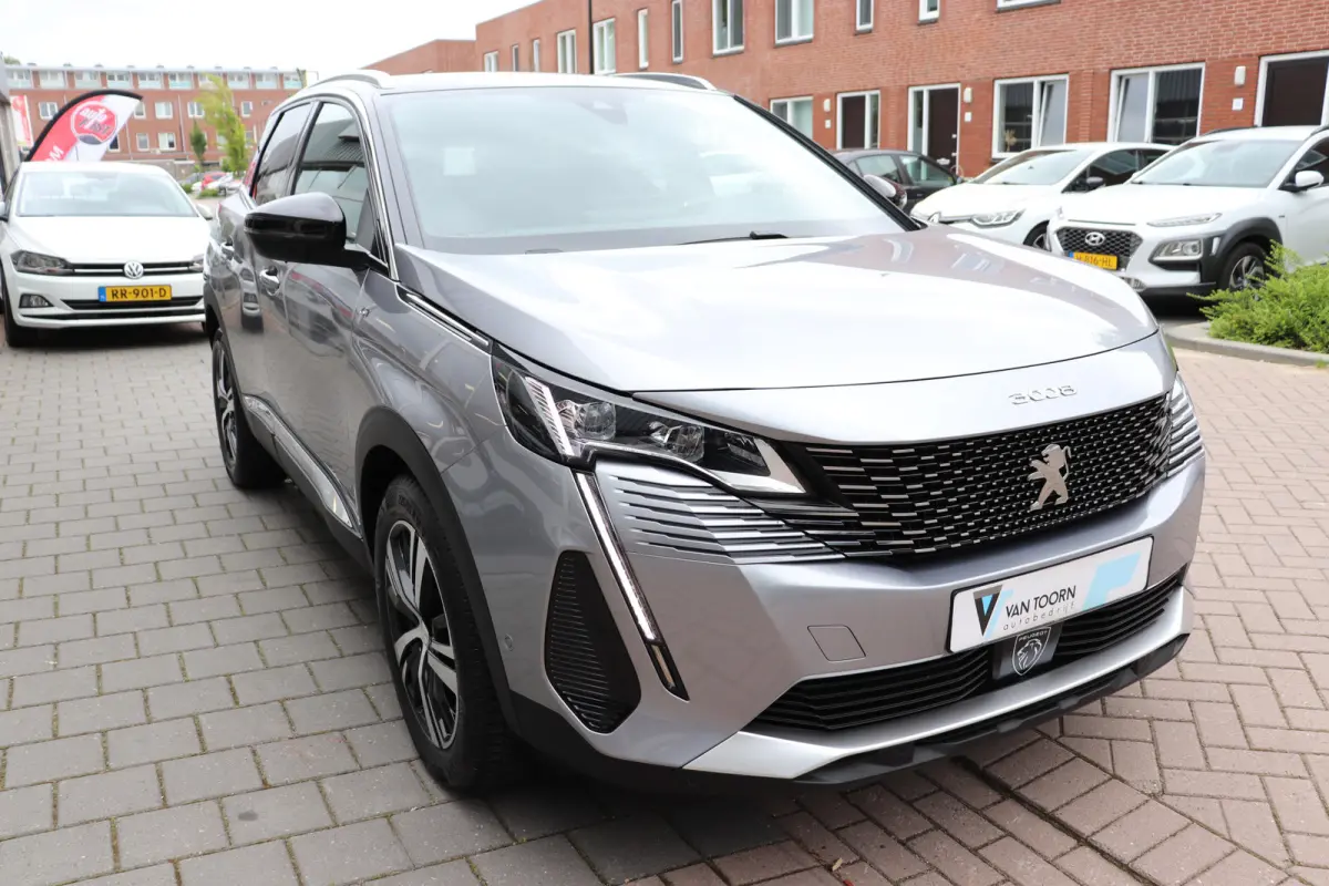 1.2 PureTech GT Automaat. Navigatie, afneembare trekhaak.