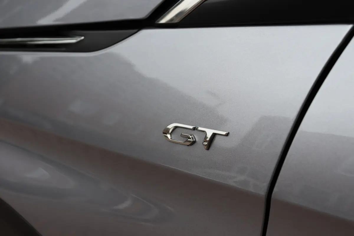 1.2 PureTech GT Automaat. Navigatie, afneembare trekhaak.