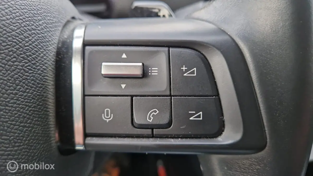 1.2 aut Feel Edition / camera stoelvrw 23.000 km
