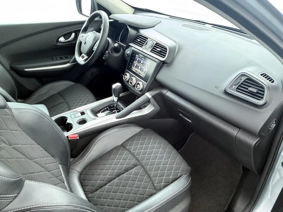 TCe 140 EDC GPF Techno | AUTOMAAT | Trekhaak | Parkeercamera | Navigatie |