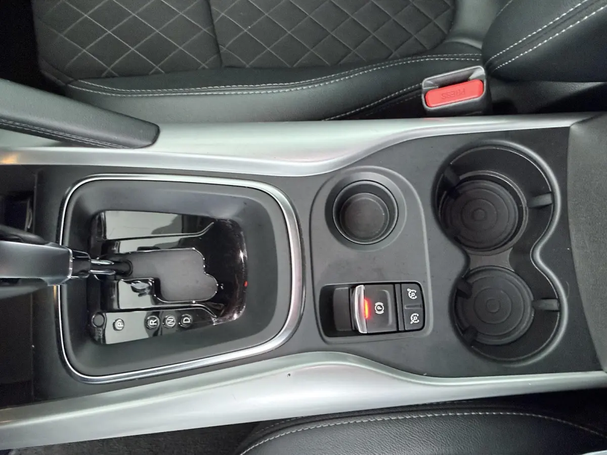 TCe 140 EDC GPF Techno | AUTOMAAT | Trekhaak | Parkeercamera | Navigatie |