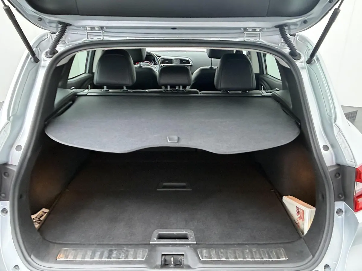 TCe 140 EDC GPF Techno | AUTOMAAT | Trekhaak | Parkeercamera | Navigatie |