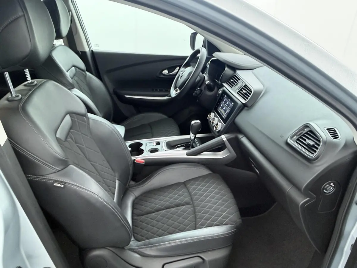 TCe 140 EDC GPF Techno | AUTOMAAT | Trekhaak | Parkeercamera | Navigatie |