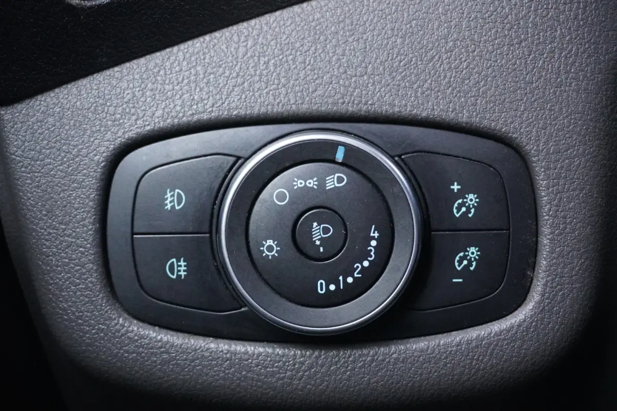 1.5 EcoBlue 100PK - EURO 6 - Airco - Cruise - Trekhaak - €8.950,- Excl.