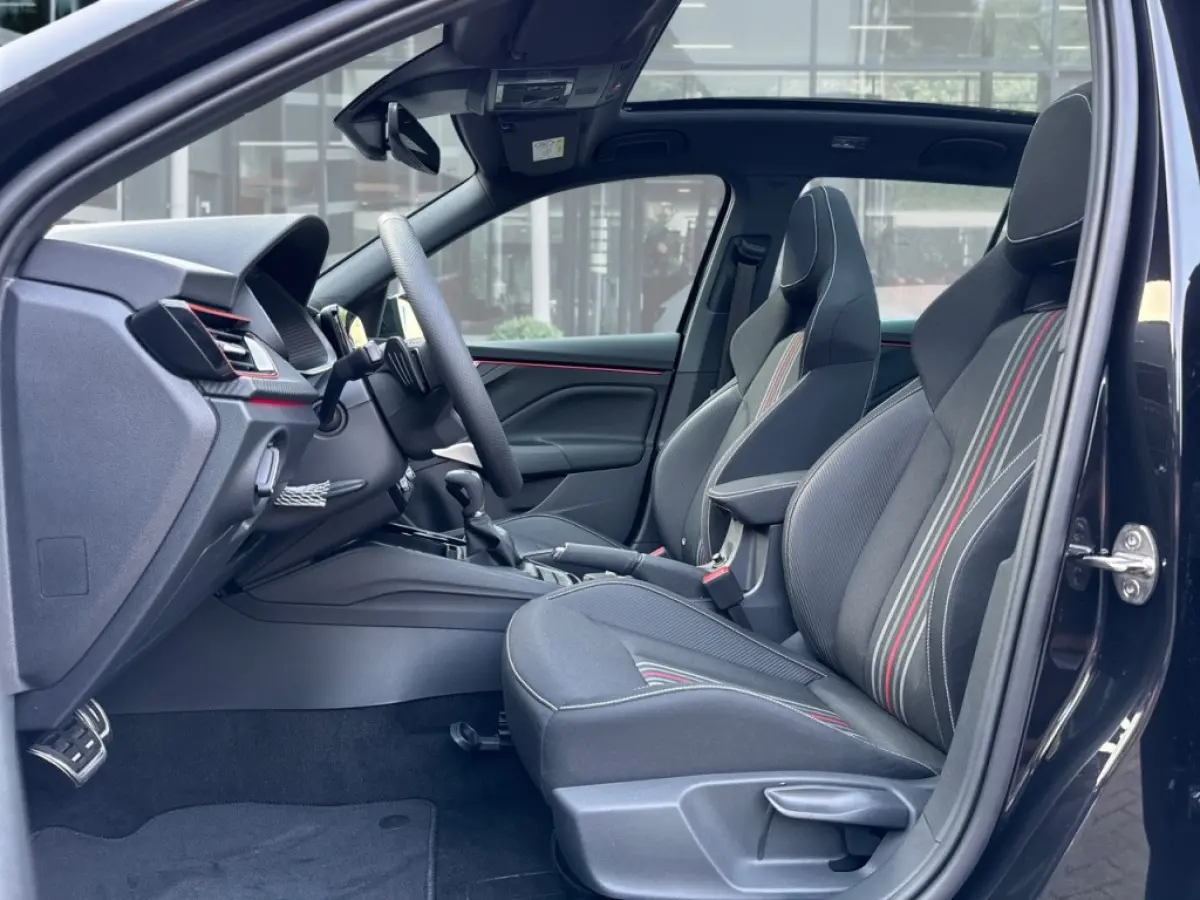 1.0 TSI DSG MONTE CARLO GLAS-DAK/CAMERA/CARPLAY/CRUISE