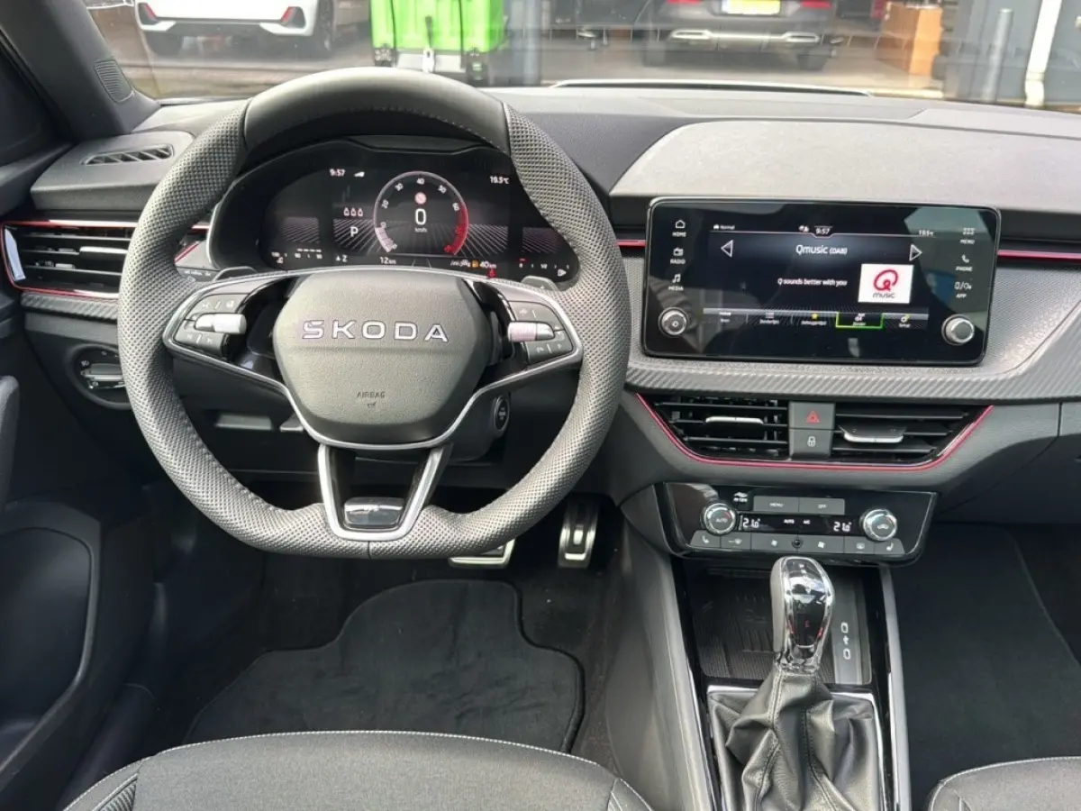 1.0 TSI DSG MONTE CARLO GLAS-DAK/CAMERA/CARPLAY/CRUISE