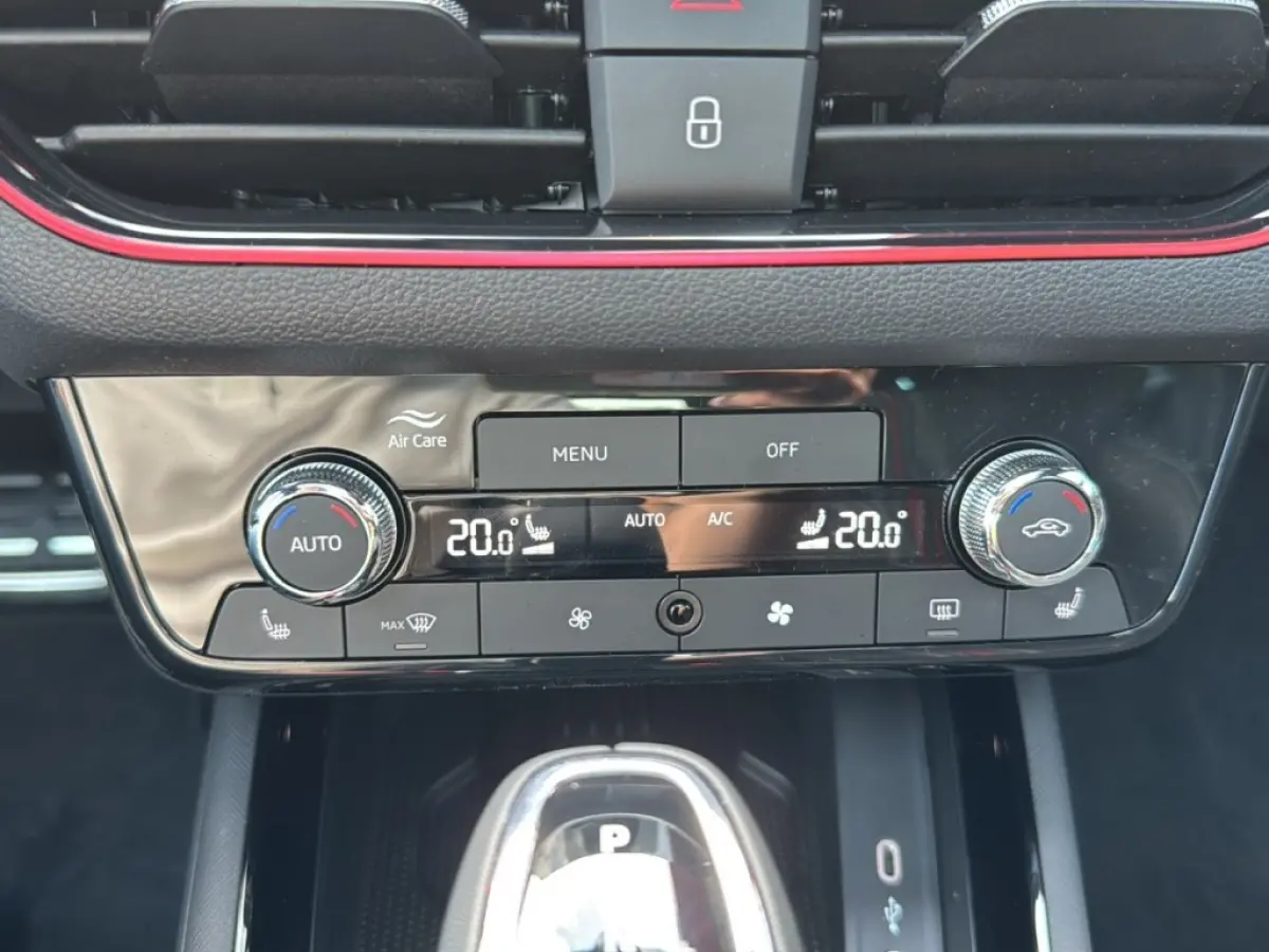 1.0 TSI DSG MONTE CARLO GLASDAK/CAMERA//NAVI/CRUISE/STOELVERW