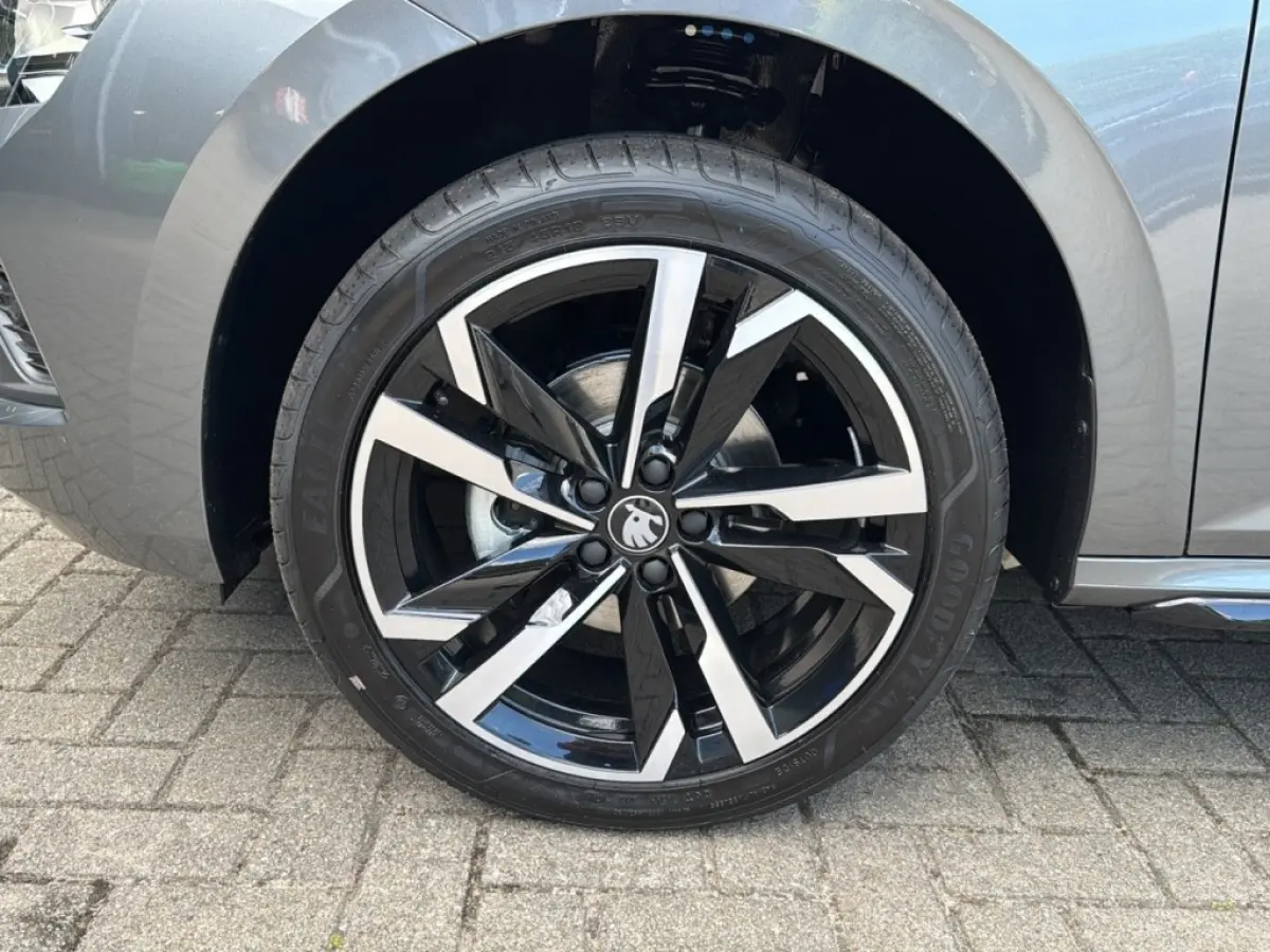 1.0 TSI DSG MONTE CARLO GLASDAK/CAMERA//NAVI/CRUISE/STOELVERW