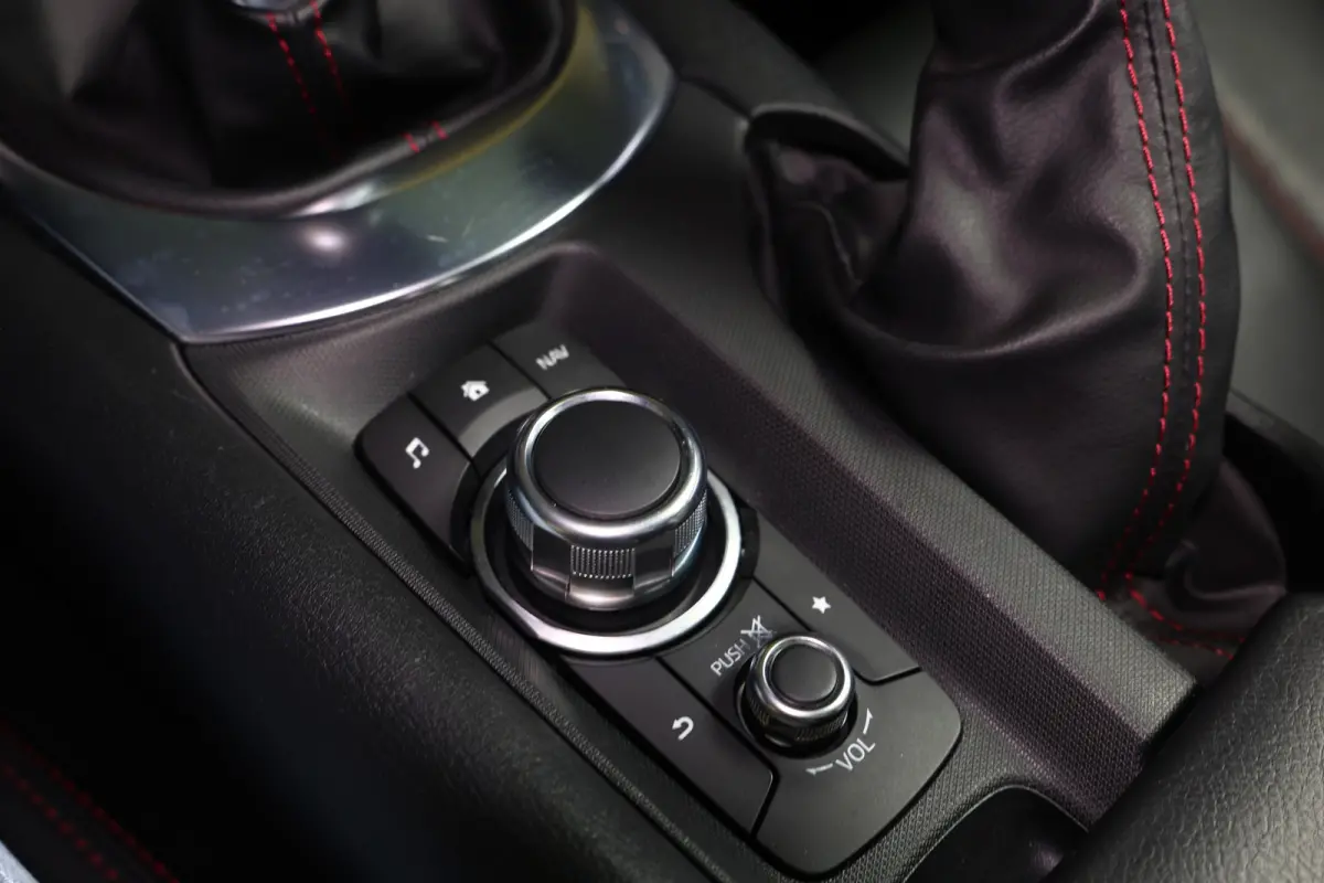 1.5 SkyActiv-G 131 GT-M BOSE LEDER NAVI KEYLESS CRUISE BT "16