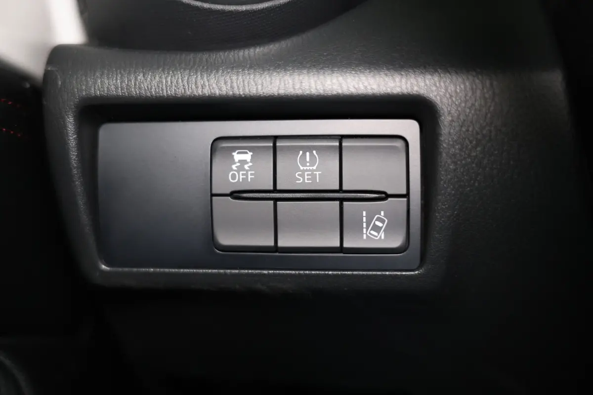 1.5 SkyActiv-G 131 GT-M BOSE LEDER NAVI KEYLESS CRUISE BT "16