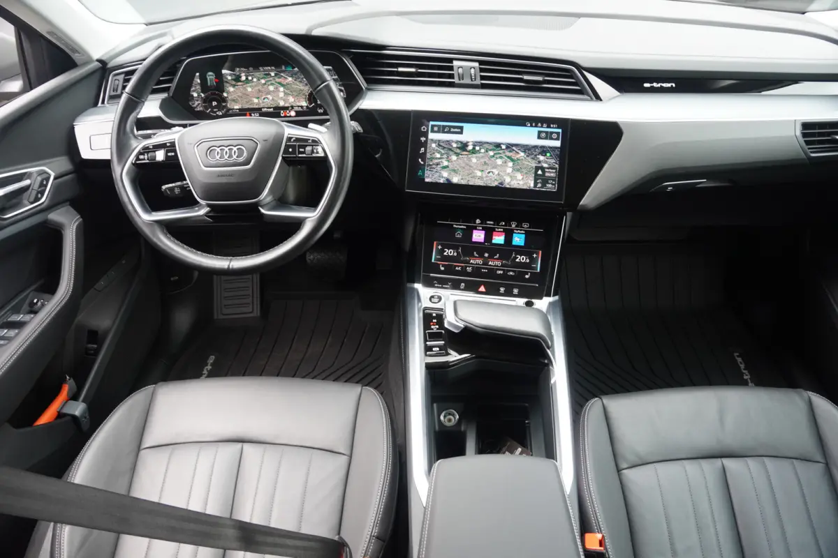 50 quattro Advanced Edition 95 kWh - LEDER - CAMERA - HEAD UP - LUCHTVERING -