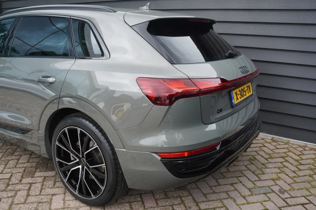 50 quattro Advanced Edition 95 kWh - LEDER - CAMERA - HEAD UP - LUCHTVERING -