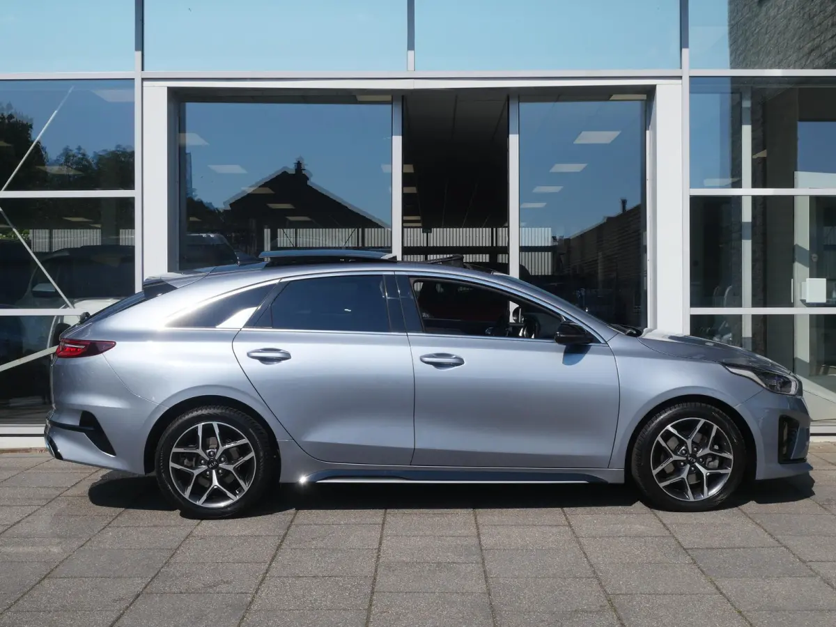 1.5 T-GDi GT-Line | Allsesonbanden | Schuif/kantel Dak | Navi | Clima | Carplay |