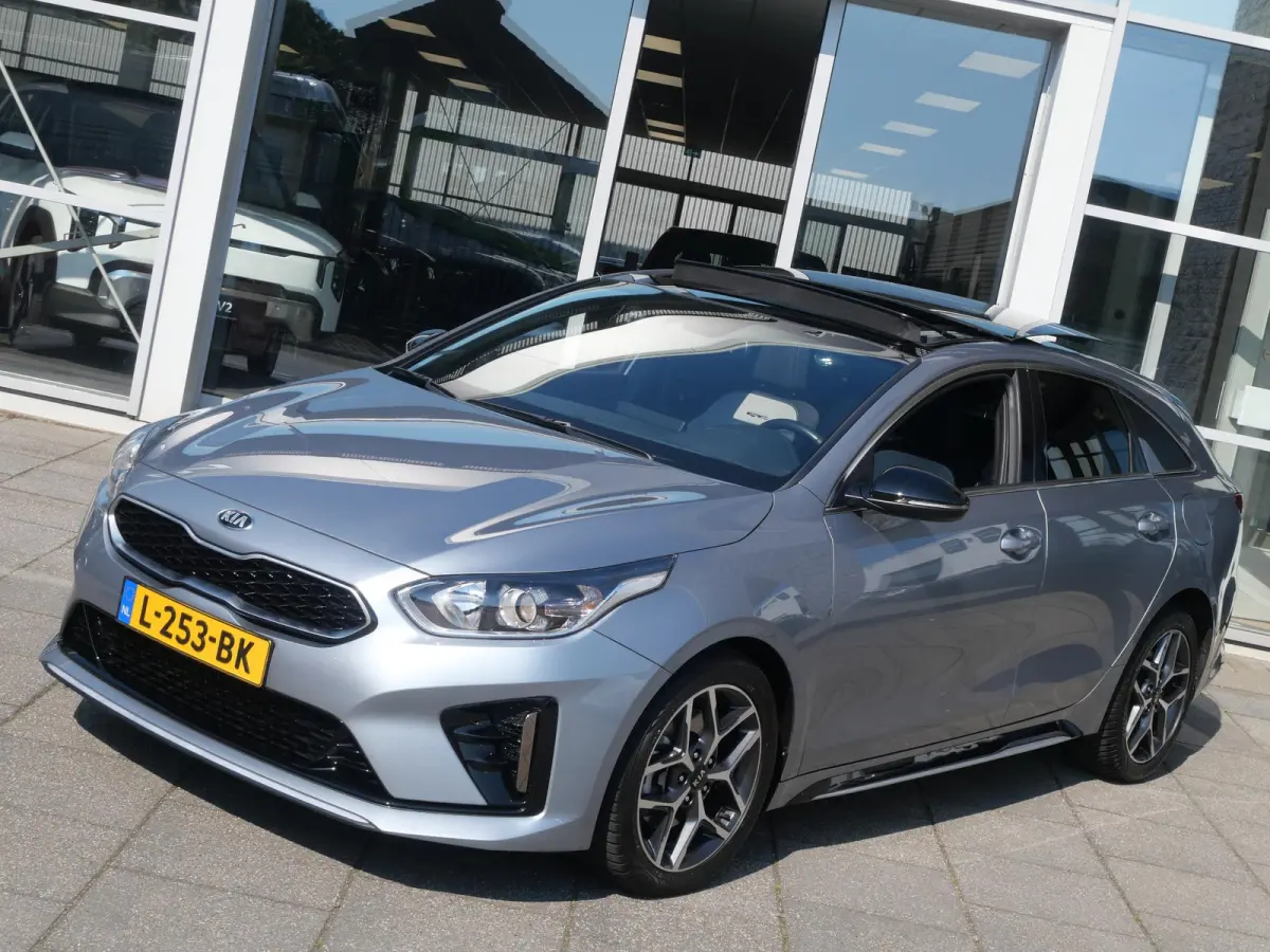 1.5 T-GDi GT-Line | Allsesonbanden | Schuif/kantel Dak | Navi | Clima | Carplay |