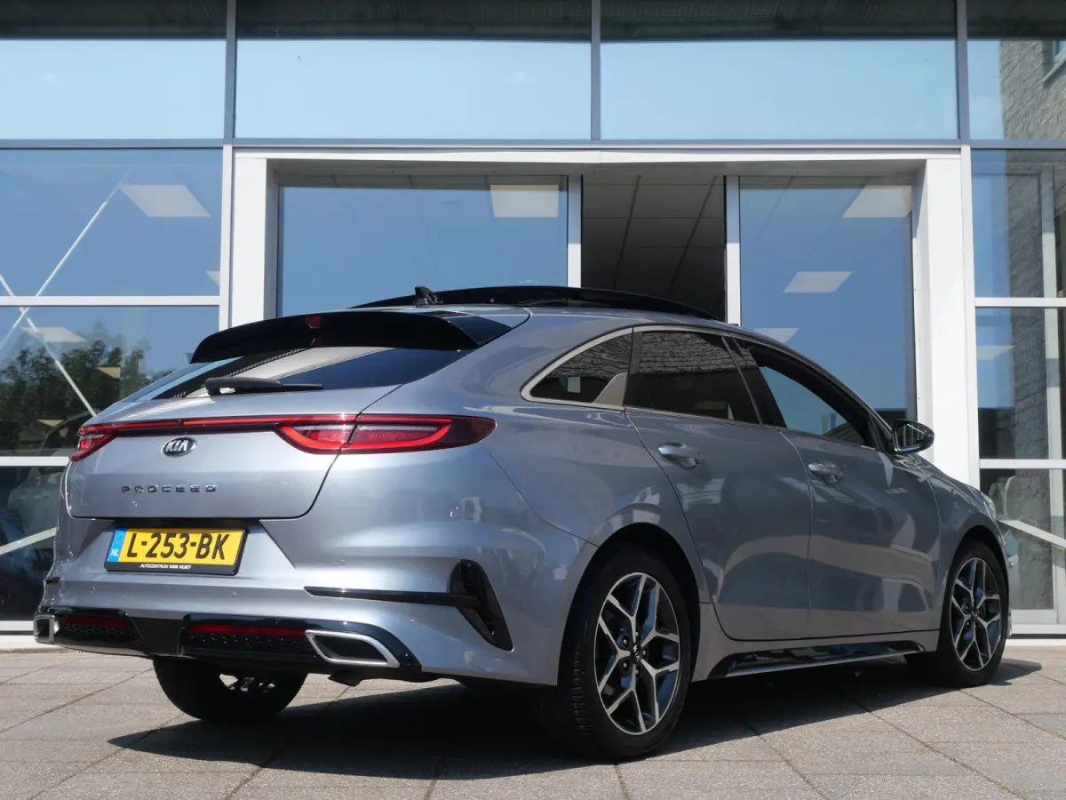 1.5 T-GDi GT-Line | Allsesonbanden | Schuif/kantel Dak | Navi | Clima | Carplay |