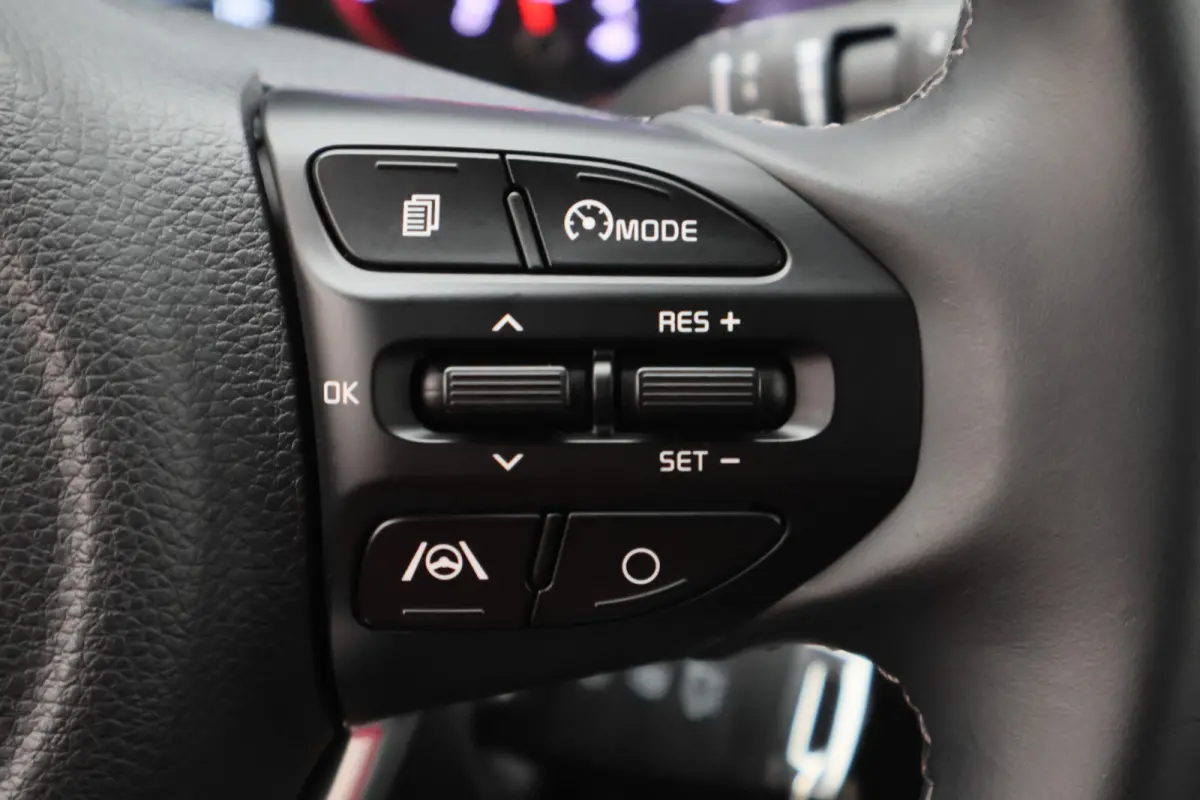 1.0 T-GDi MHEV DynamicLine Eerste Eigenaar, Airco, Camera, Cruise, Apple Carplay, DAB, PDC, 15''