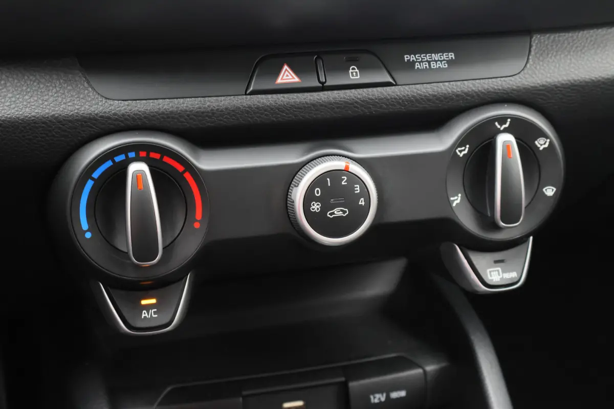 1.0 T-GDi MHEV DynamicLine Eerste Eigenaar, Airco, Camera, Cruise, Apple Carplay, DAB, PDC, 15''