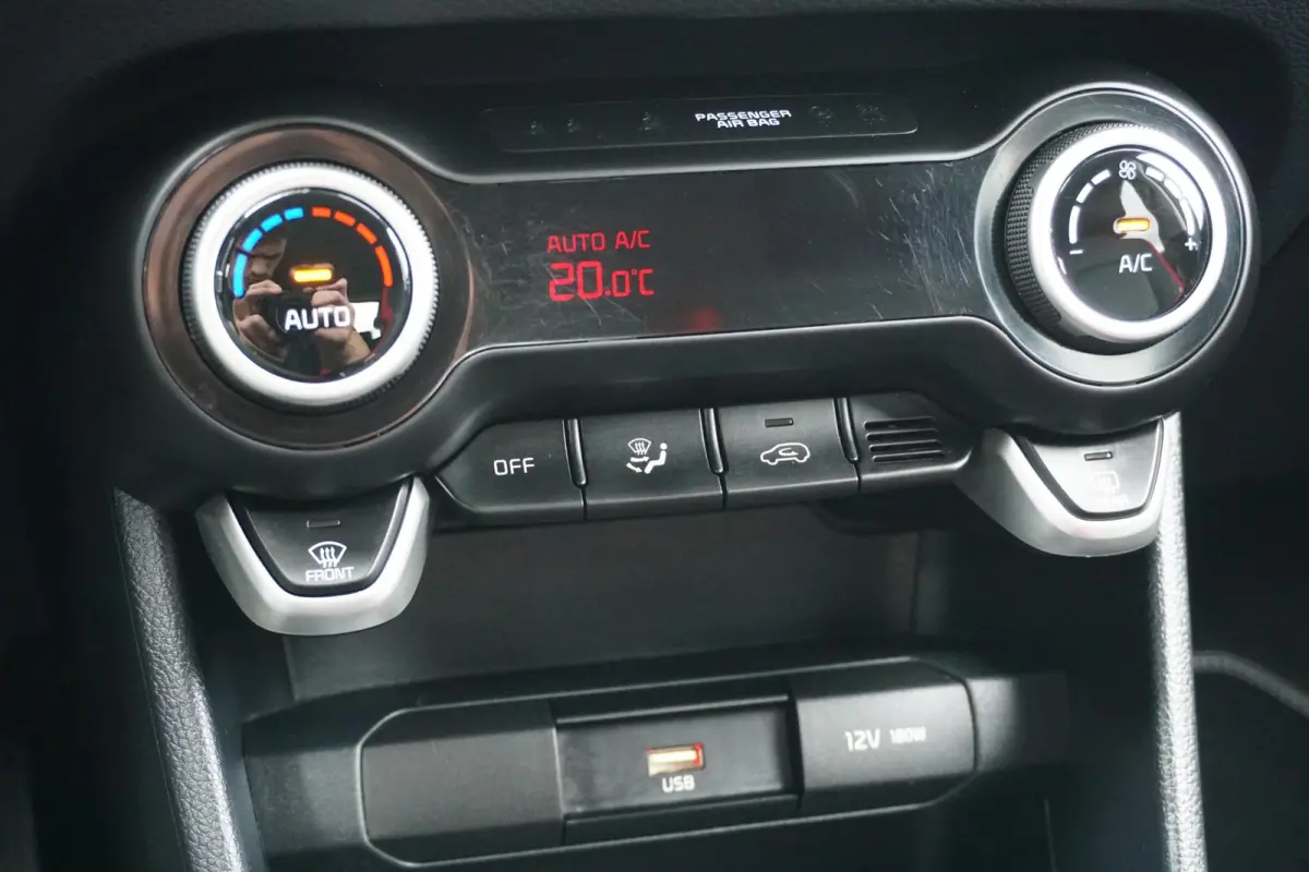 1.0 DPi GT-Line *dealer onderhouden* + CAMERA / LEDER / KEYLESS
