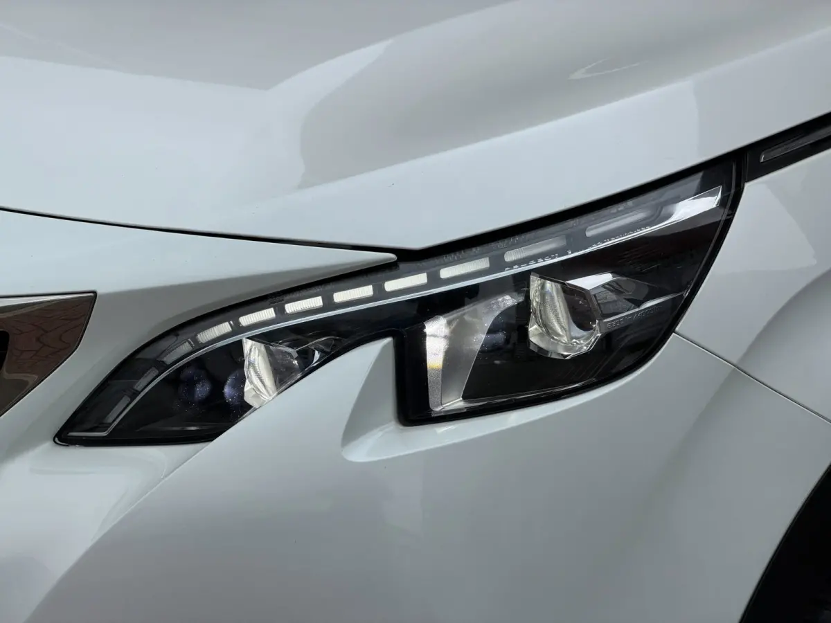1.6 e-THP 7p. LED Carplay 360 Camera Keyless