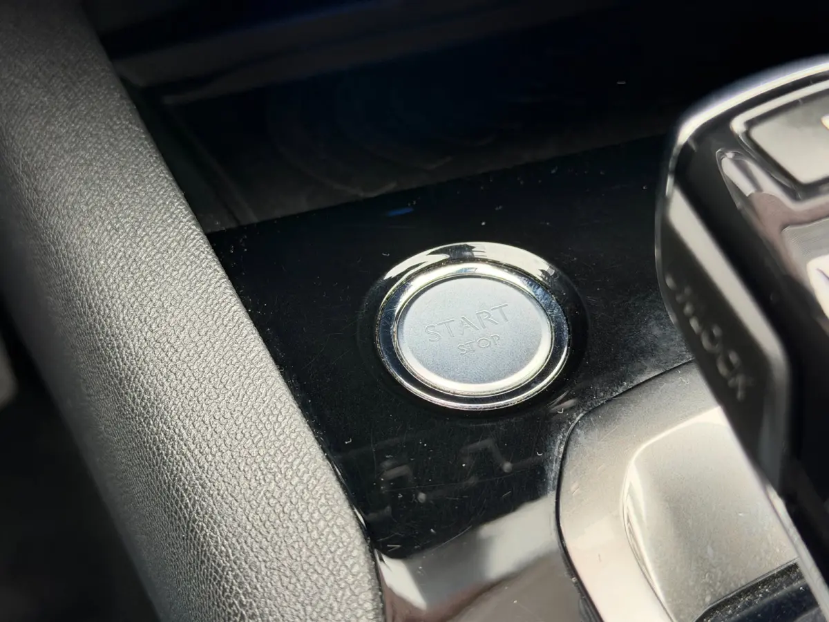 1.6 e-THP 7p. LED Carplay 360 Camera Keyless