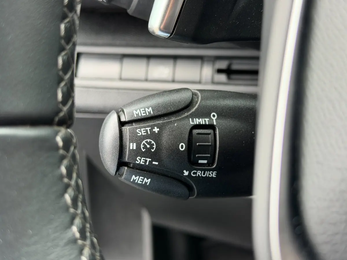 1.6 e-THP 7p. LED Carplay 360 Camera Keyless