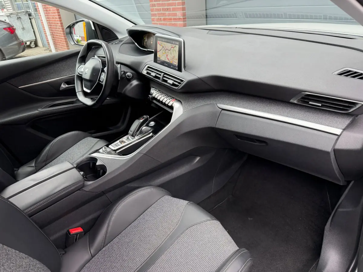 1.6 e-THP 7p. LED Carplay 360 Camera Keyless