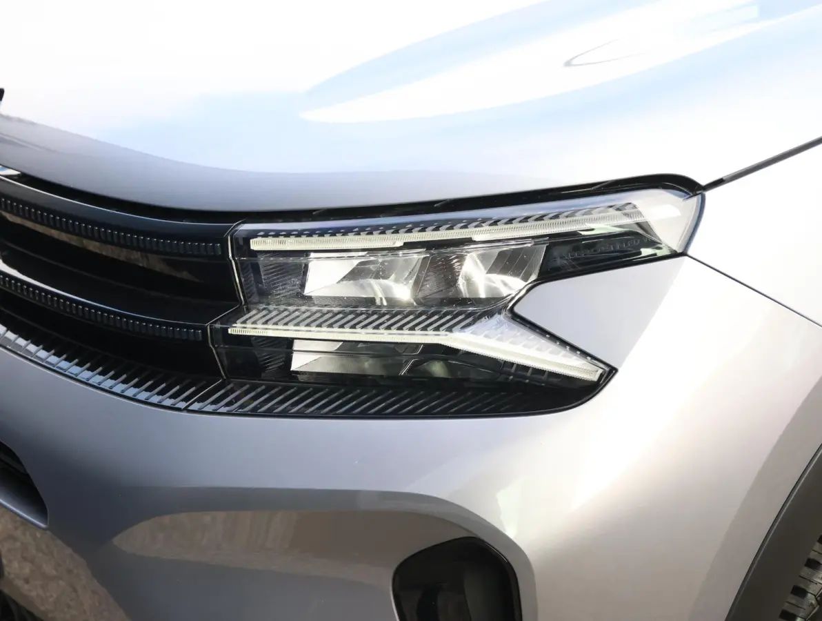 225pk Plug-in Hybrid Feel | 1ste eigenaar | Camera | Dodehoekdetectie | LED lampen | LEER/Stof | 18"LMV | AUTOMAAT