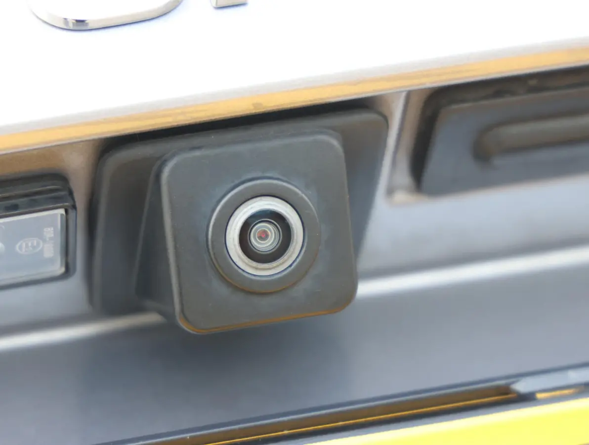 225pk Plug-in Hybrid Feel | 1ste eigenaar | Camera | Dodehoekdetectie | LED lampen | LEER/Stof | 18"LMV | AUTOMAAT