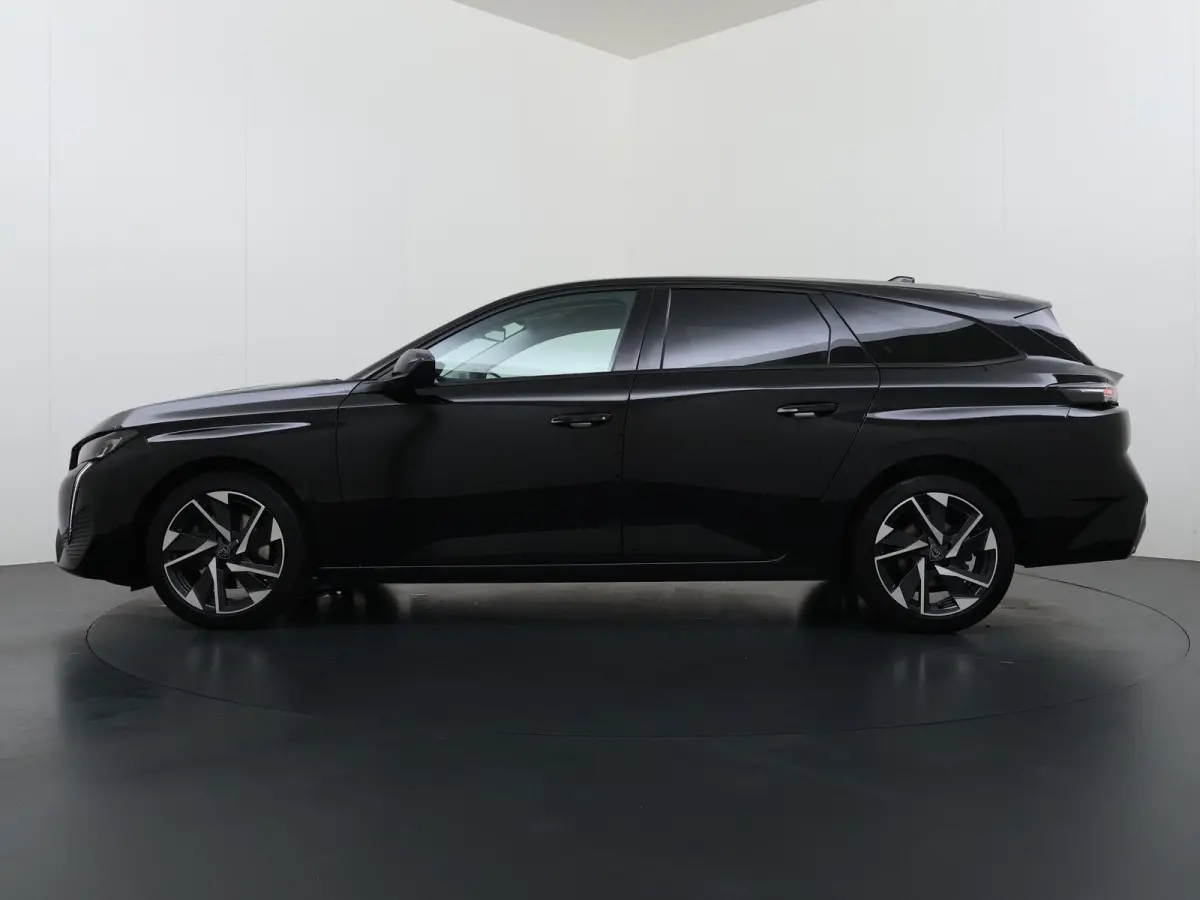 Allure Pack Business 130pk | Navigatie | AGR Bestuurdersstoel | Stoelverwarming | Automatische airco | Cruise control adaptief | Camera rondom | Apple Carplay en Android auto draadloos