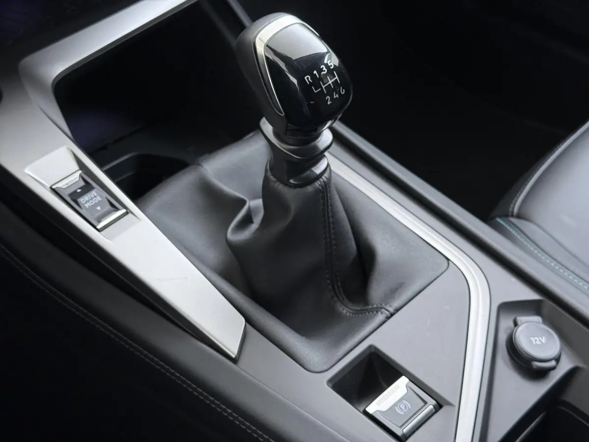 Allure Pack Business 130pk | Navigatie | AGR Bestuurdersstoel | Stoelverwarming | Automatische airco | Cruise control adaptief | Camera rondom | Apple Carplay en Android auto draadloos