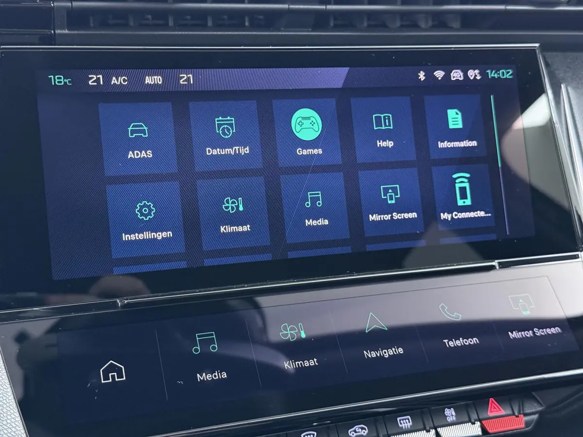 Allure Pack Business 130pk | Navigatie | AGR Bestuurdersstoel | Stoelverwarming | Automatische airco | Cruise control adaptief | Camera rondom | Apple Carplay en Android auto draadloos