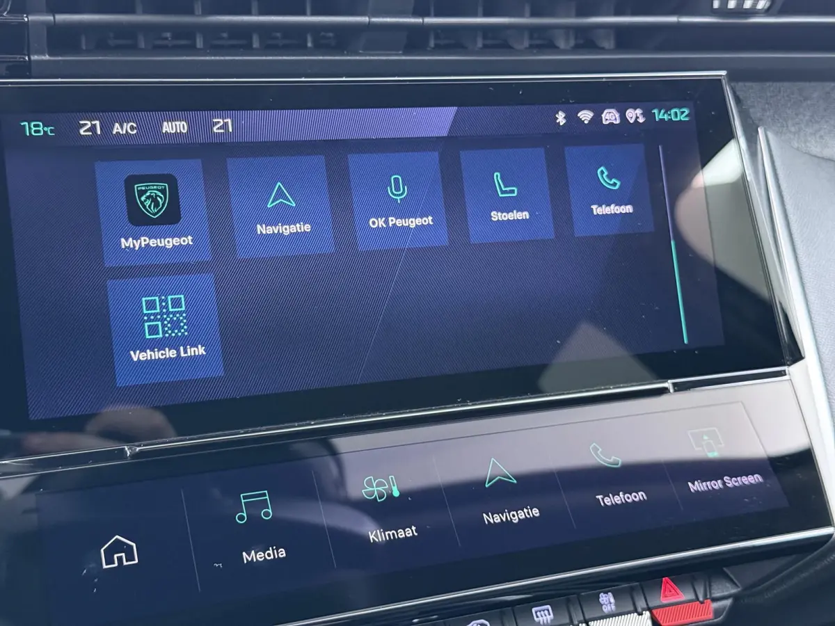 Allure Pack Business 130pk | Navigatie | AGR Bestuurdersstoel | Stoelverwarming | Automatische airco | Cruise control adaptief | Camera rondom | Apple Carplay en Android auto draadloos