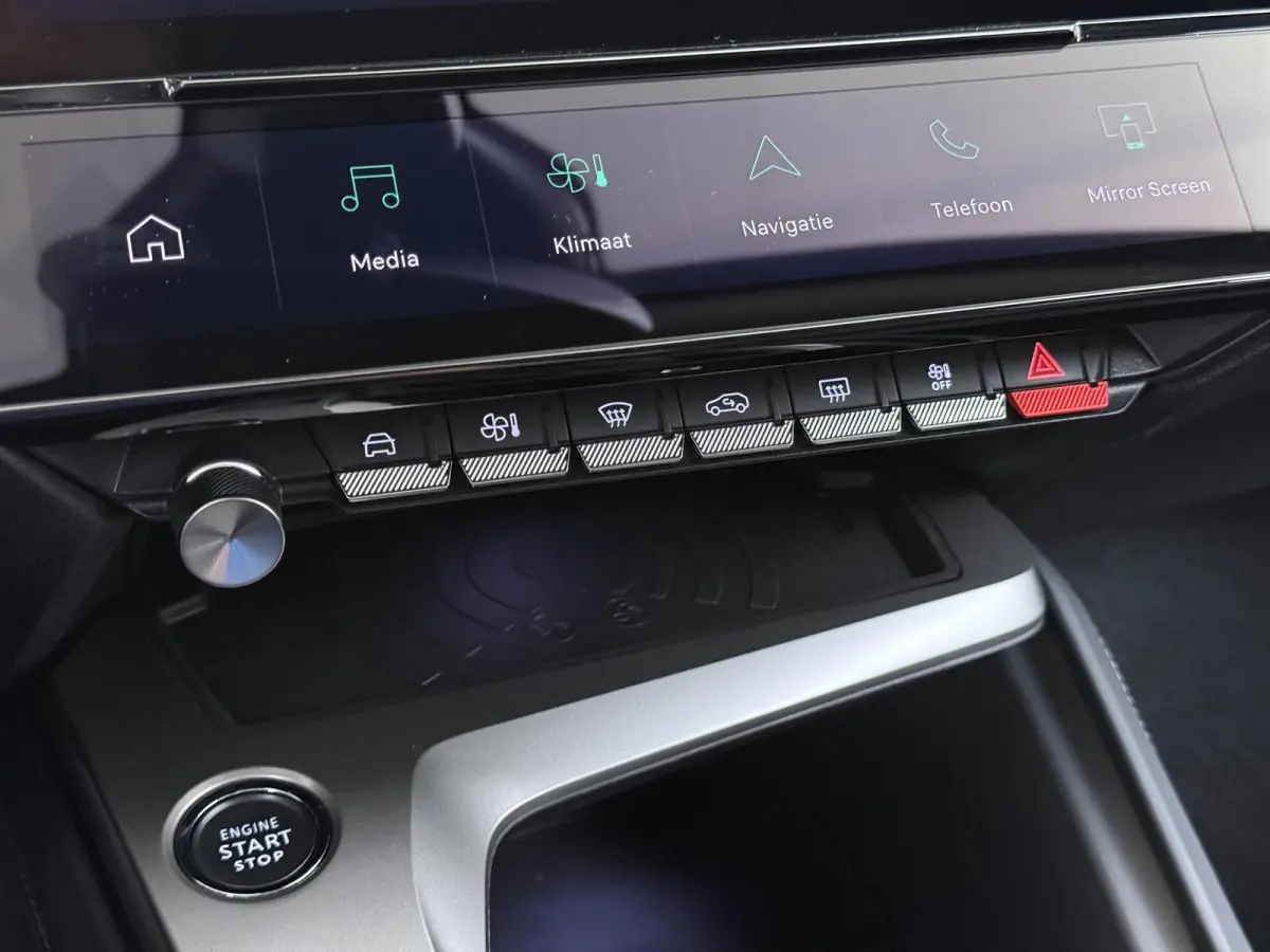 Allure Pack Business 130pk | Navigatie | AGR Bestuurdersstoel | Stoelverwarming | Automatische airco | Cruise control adaptief | Camera rondom | Apple Carplay en Android auto draadloos