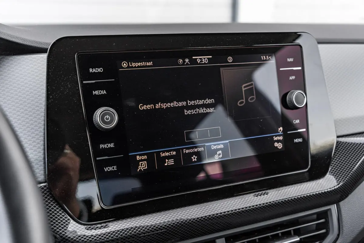 1.0 TSI 95pk Life Edition | Navigatie | App Connect | Clima | Stoelverwarming | Achteruitrijcamera