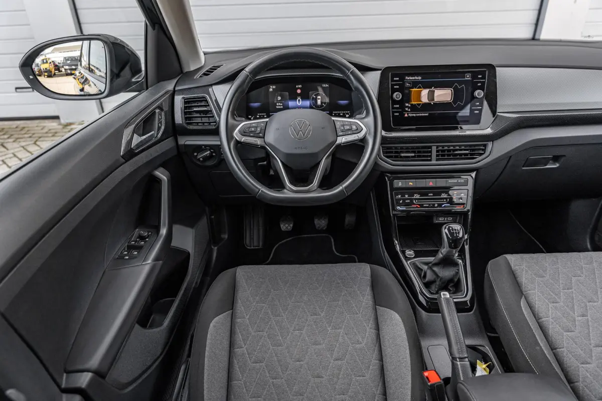 1.0 TSI 95pk Life Edition | Navigatie | App Connect | Clima | Stoelverwarming | Achteruitrijcamera