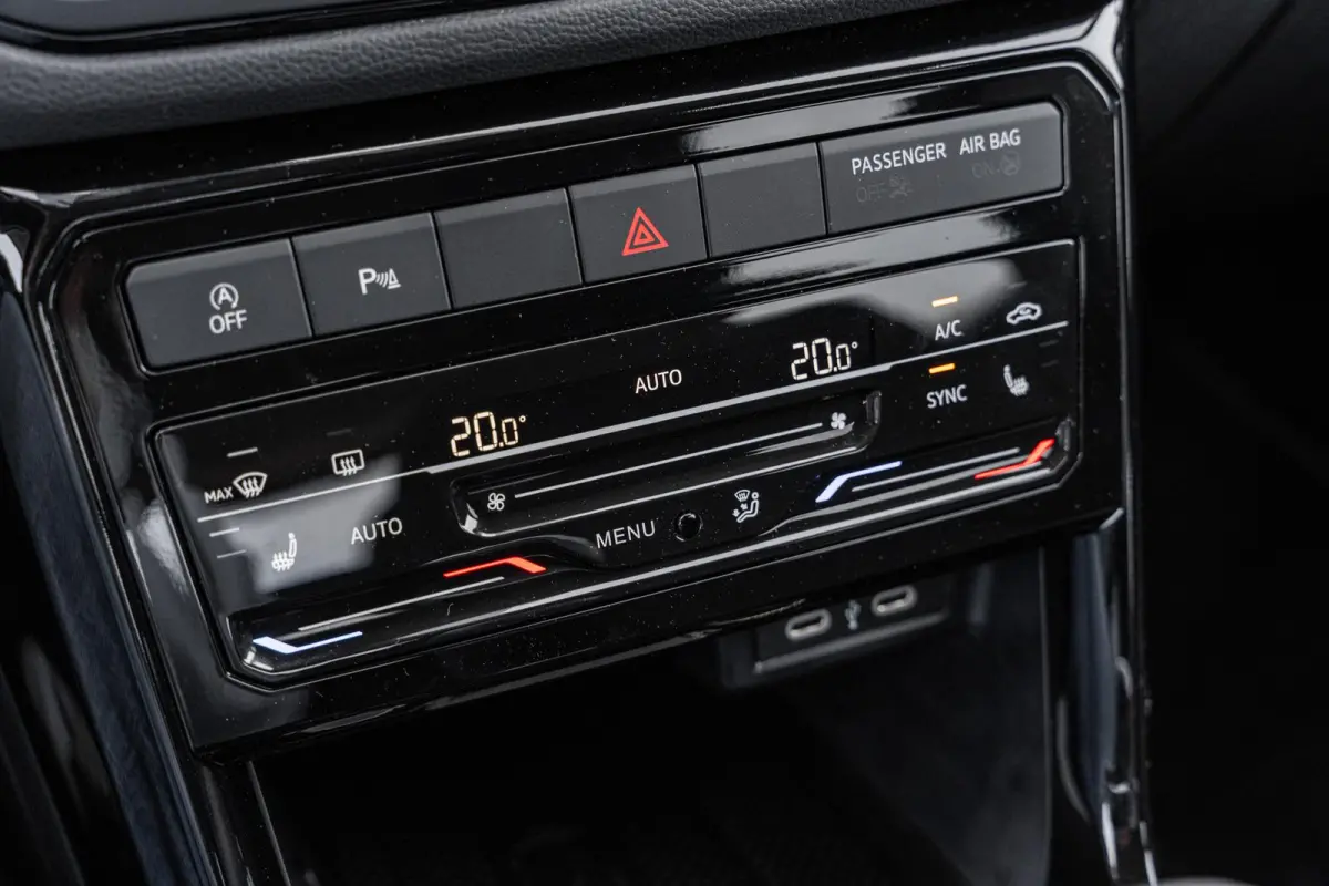 1.0 TSI 95pk Life Edition | Navigatie | App Connect | Clima | Stoelverwarming | Achteruitrijcamera