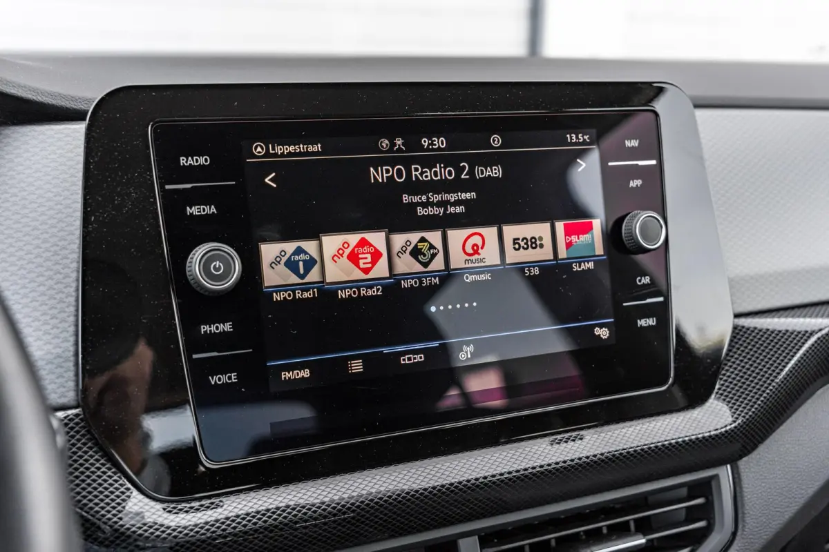 1.0 TSI 95pk Life Edition | Navigatie | App Connect | Clima | Stoelverwarming | Achteruitrijcamera