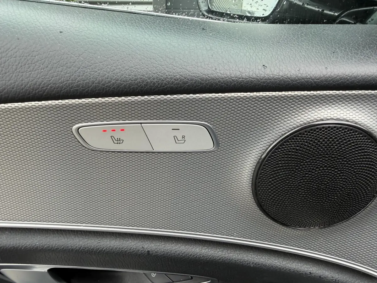 220 d Lease Edition | Camera | Head-Up | Widescreen | Sfeerverlichting | Navigatie |