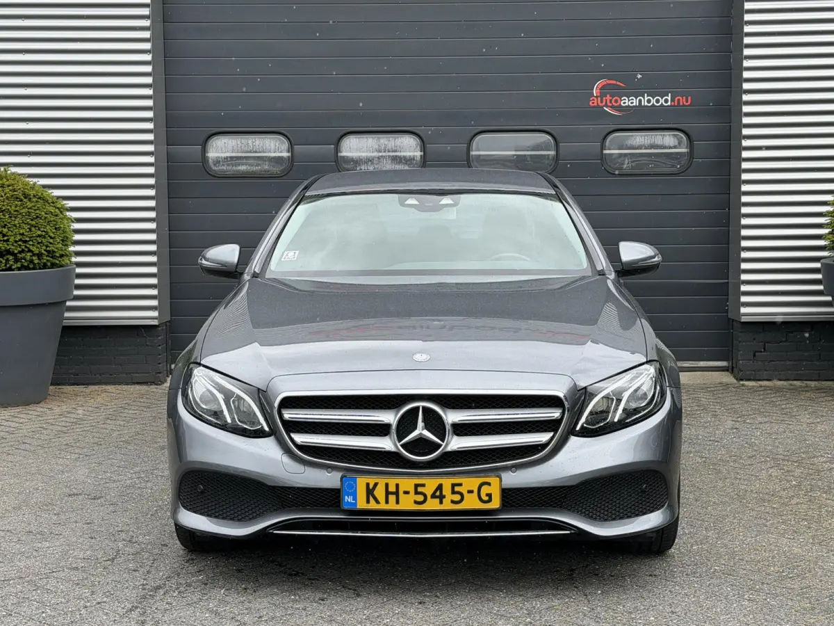 220 d Lease Edition | Camera | Head-Up | Widescreen | Sfeerverlichting | Navigatie |