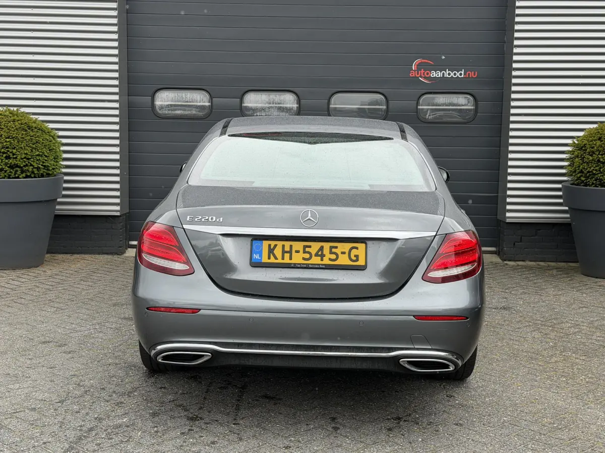 220 d Lease Edition | Camera | Head-Up | Widescreen | Sfeerverlichting | Navigatie |