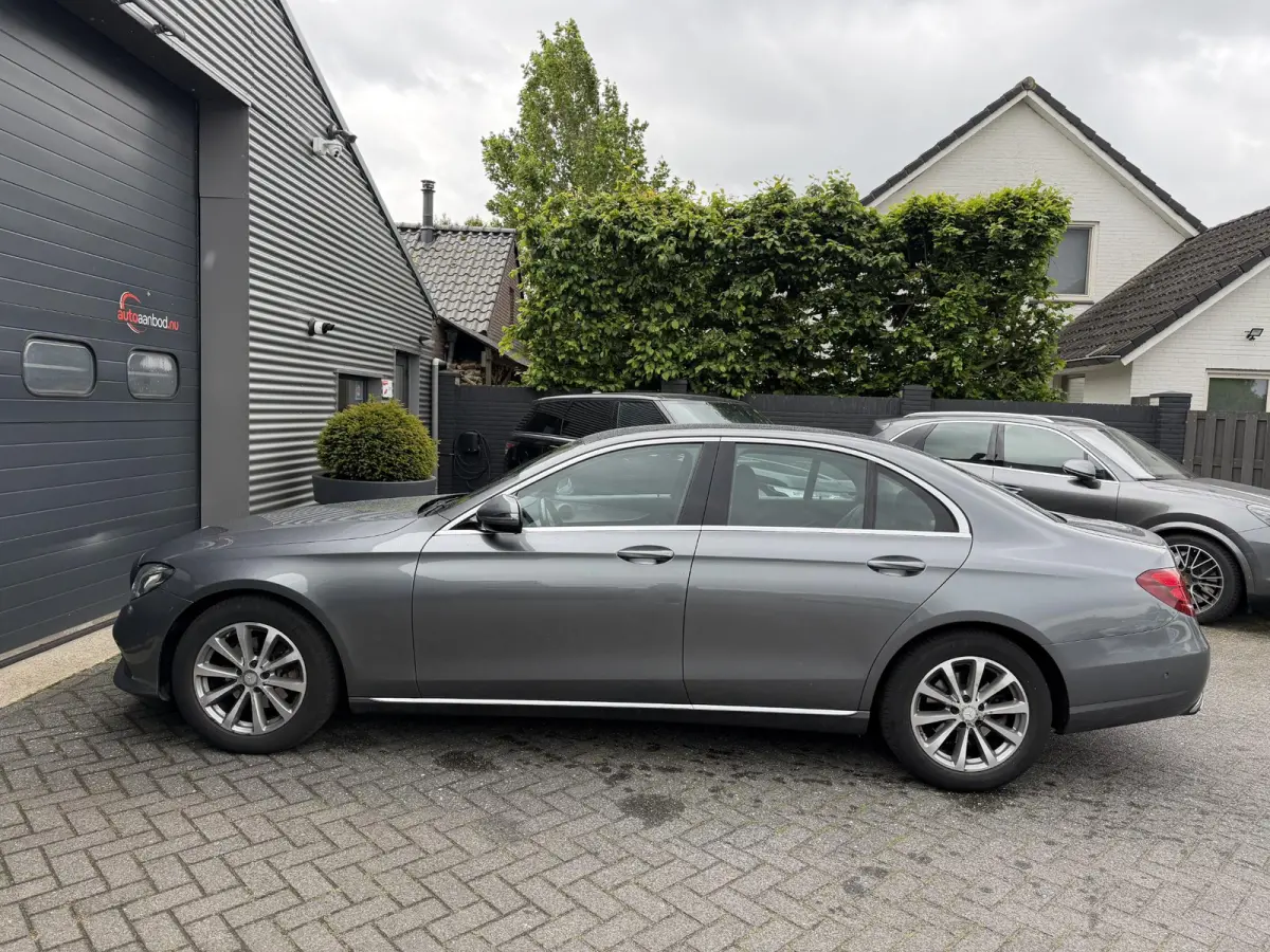 220 d Lease Edition | Camera | Head-Up | Widescreen | Sfeerverlichting | Navigatie |