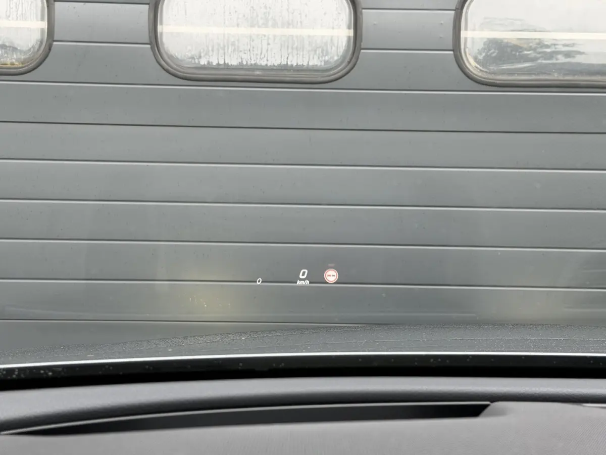 220 d Lease Edition | Camera | Head-Up | Widescreen | Sfeerverlichting | Navigatie |