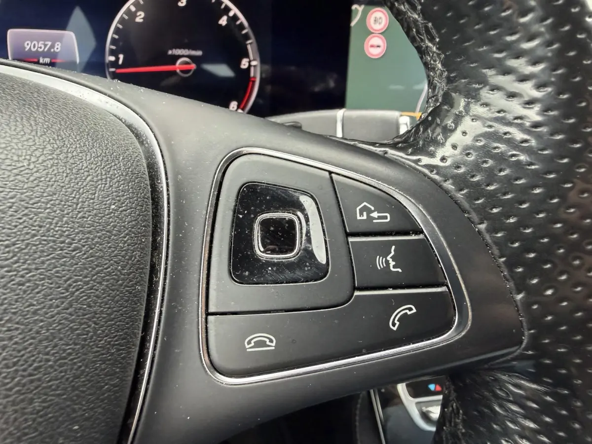 220 d Lease Edition | Camera | Head-Up | Widescreen | Sfeerverlichting | Navigatie |