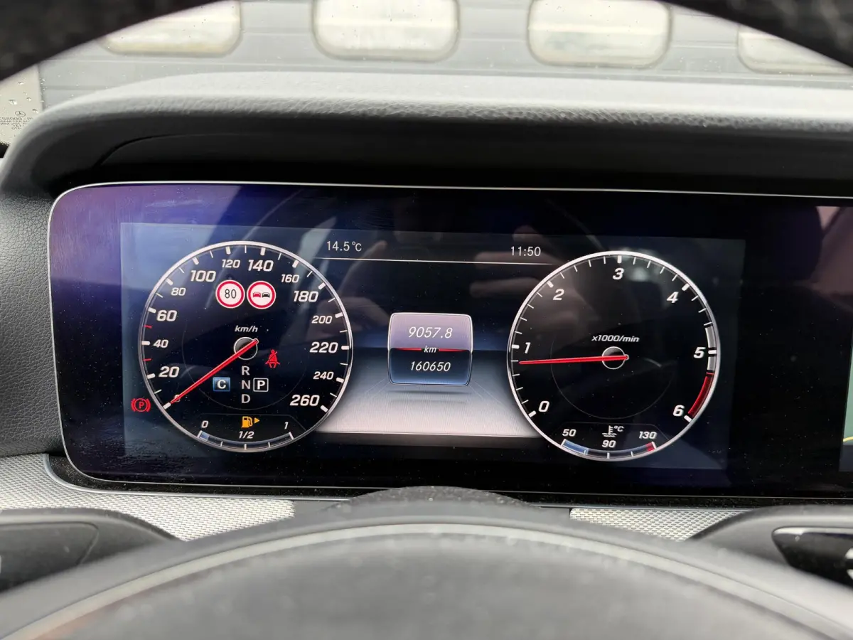 220 d Lease Edition | Camera | Head-Up | Widescreen | Sfeerverlichting | Navigatie |